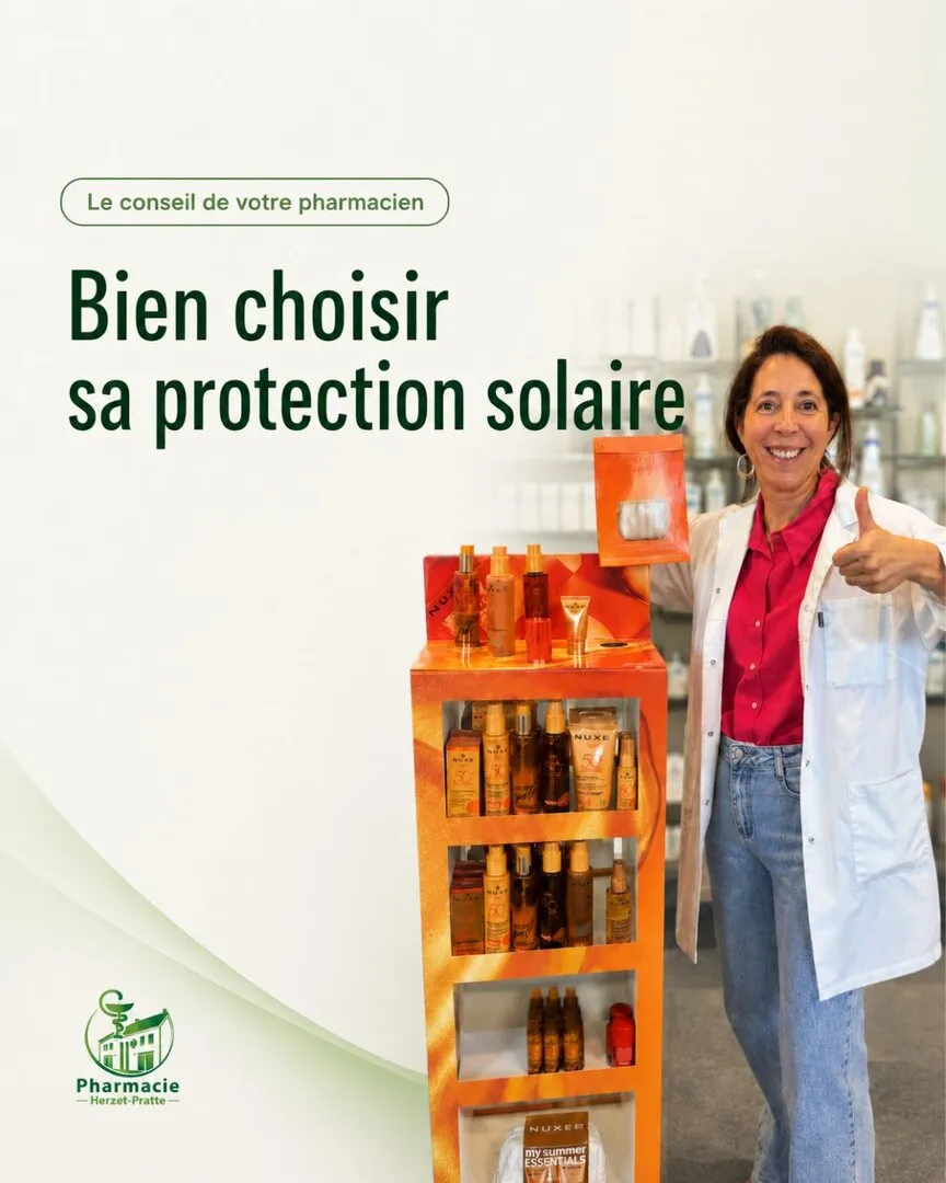 Visuel de couverture : « Bien choisir sa protection solaire », avec une pharmacienne devant le rayon solaires